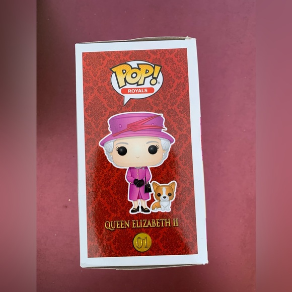 New in Box 2018 Queen Elizabeth II & Corgi Funko Pop Royals British 🇬🇧 - Picture 12 of 14